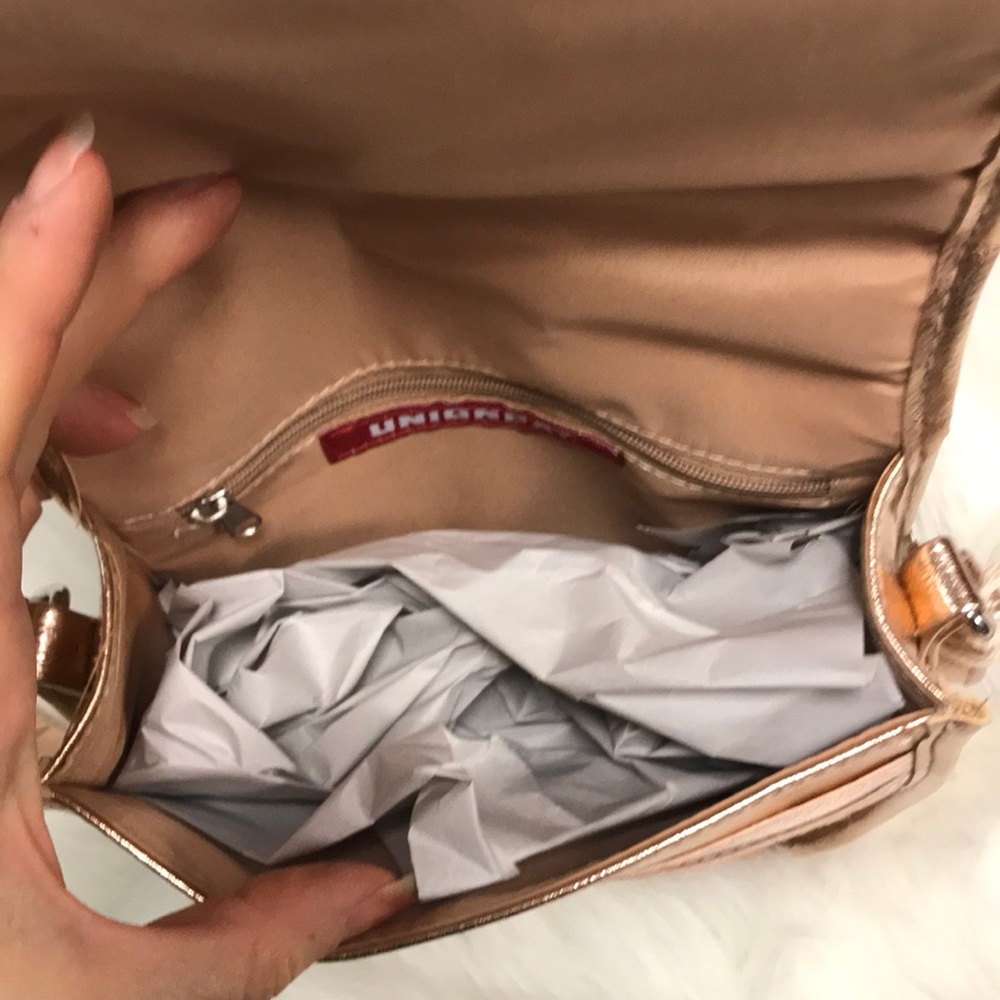 LAST ONE🎉 Cute rose gold Unionbay crossbody purse - Picture 7 of 8